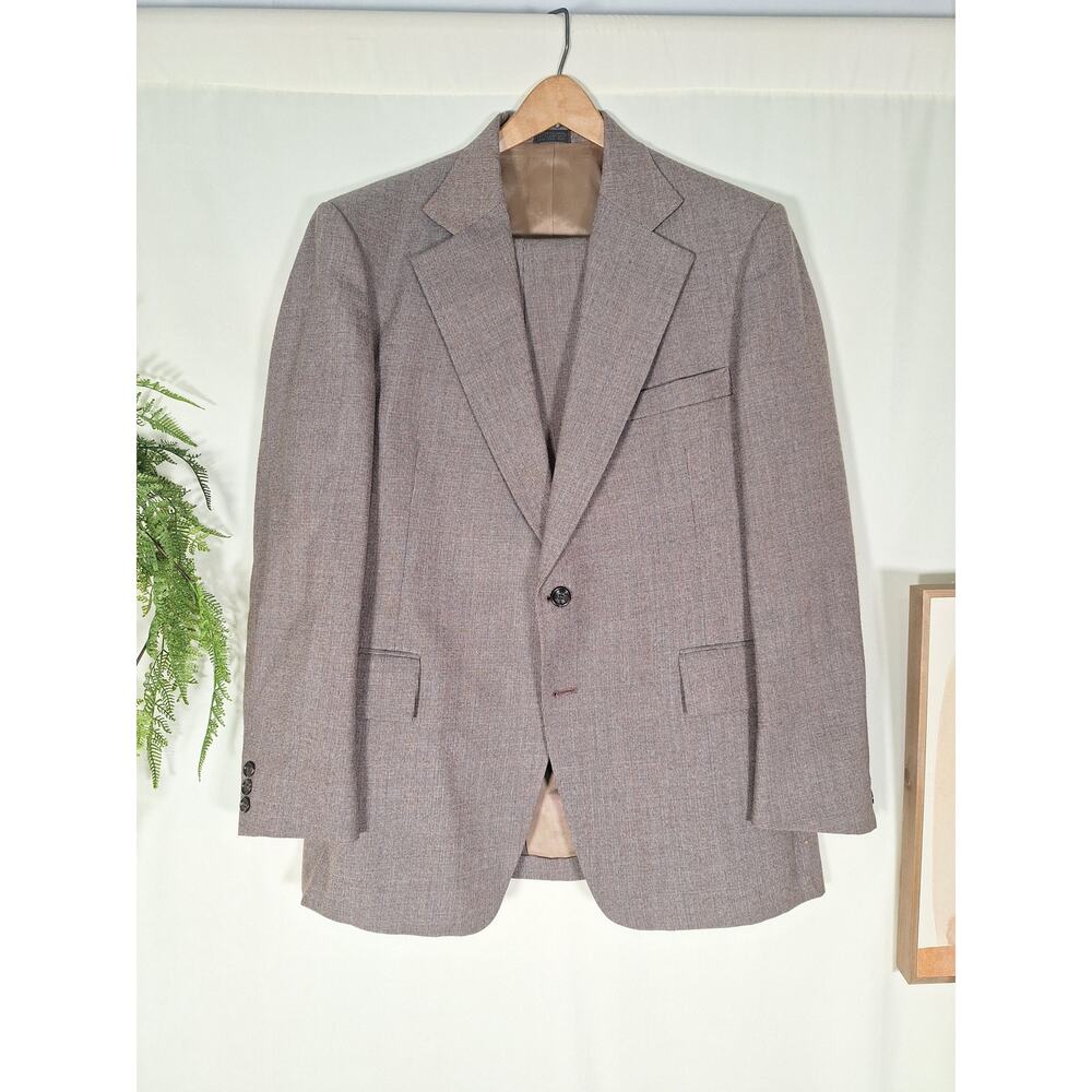 Saxony Hall Authentic Fashions Men's Suit Jacket and Pants